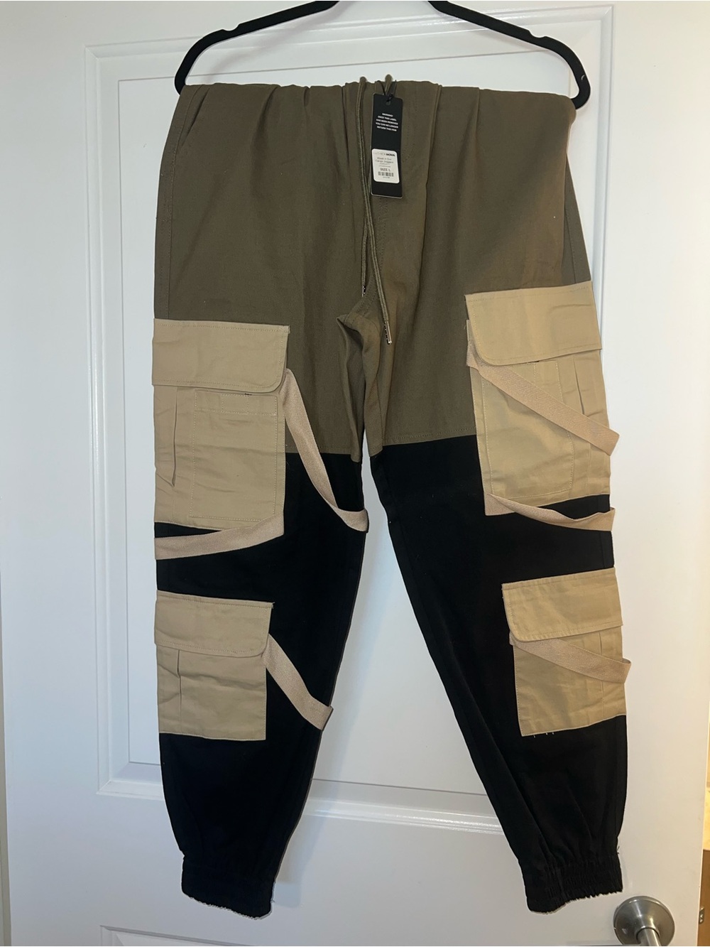 Fashion Nova Olive Green Cargo Joggers with Black Tag - Picture 5 of 6
